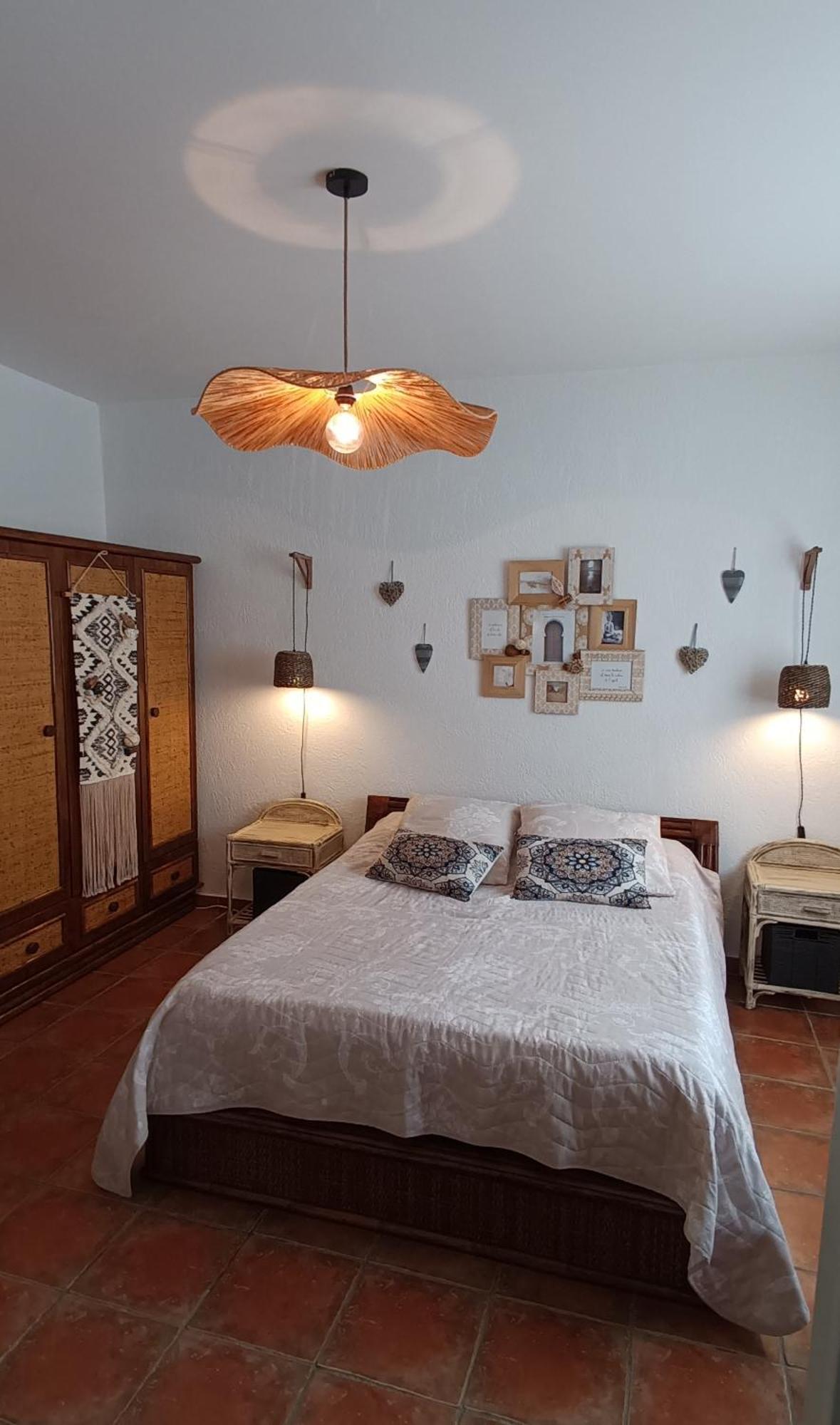 Le Petit Patio Bed and Breakfast Aigues-Mortes Eksteriør billede