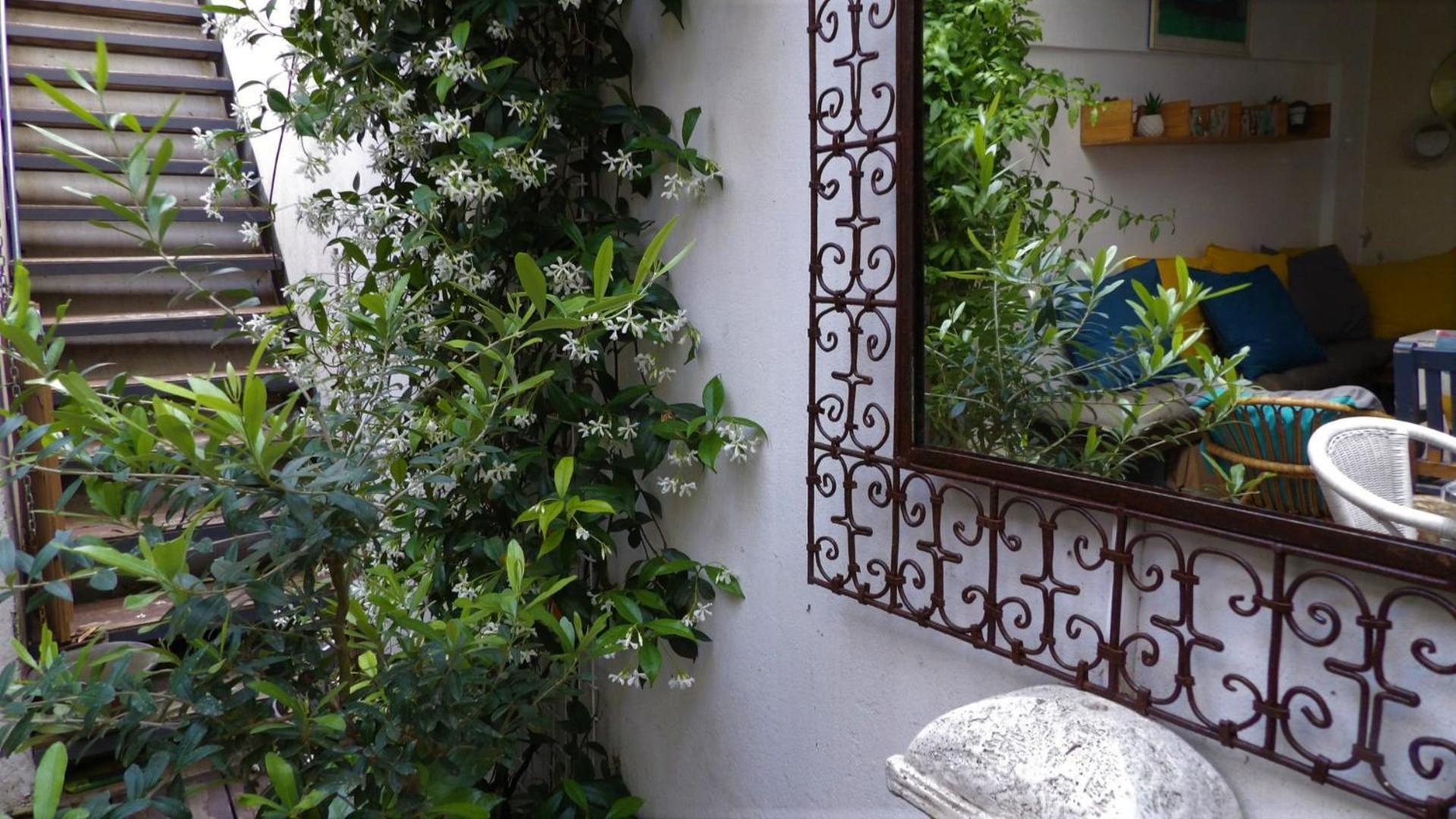 Le Petit Patio Bed and Breakfast Aigues-Mortes Eksteriør billede
